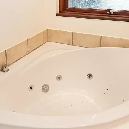Handrup Sleeps 8 Holiday home